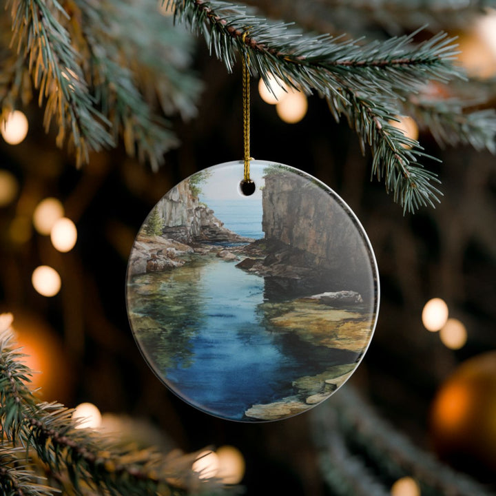 Upper Peninsula Michigan USA Ornament: Unique Upper Peninsula Souvenir, Upper Peninsula Michigan Xmas Decor, and Authentic Upper Peninsula Gift